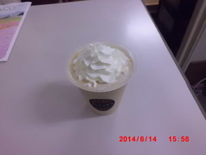 ㊤タリーズ　キャラメルクリームエスプレッソシェイク (2).JPG